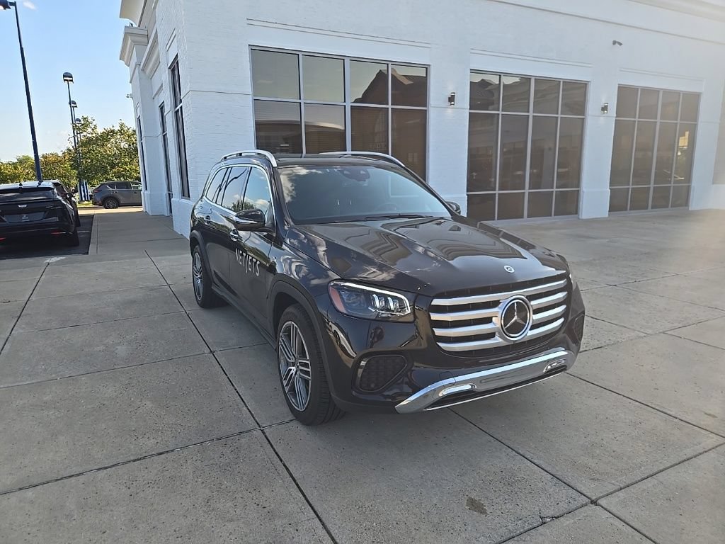 Used 2024 Mercedes-Benz GLS 450 4MATIC image 4