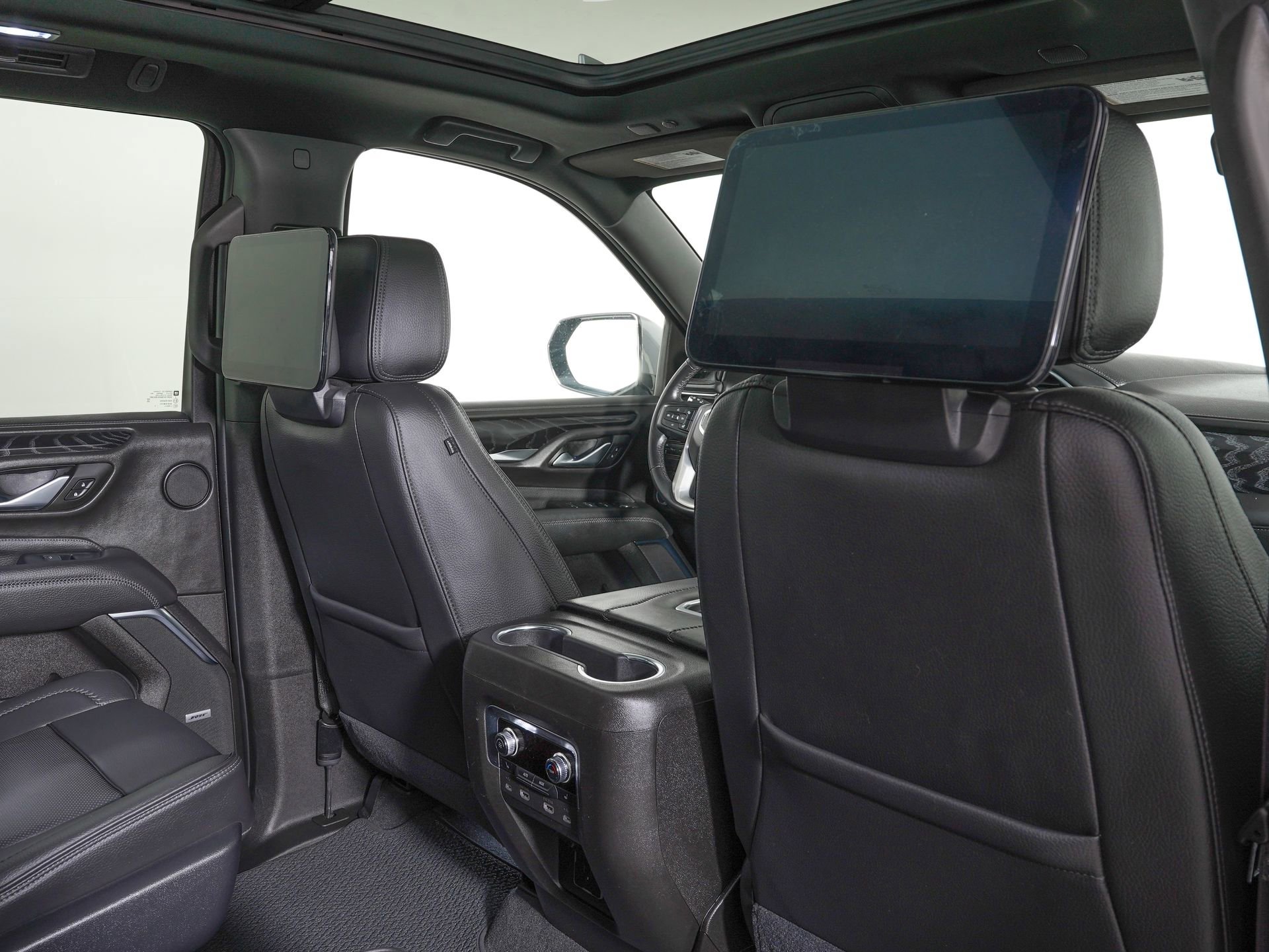 Used 2021 GMC Yukon Denali w/ LPO, Illumination Package image 11