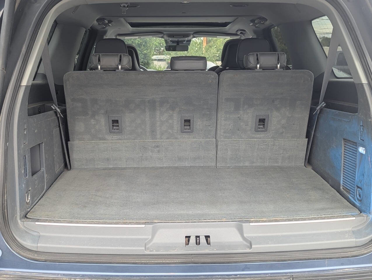Used 2019 Lincoln Navigator L Reserve w/ Cargo Package AWD/4WD image 15