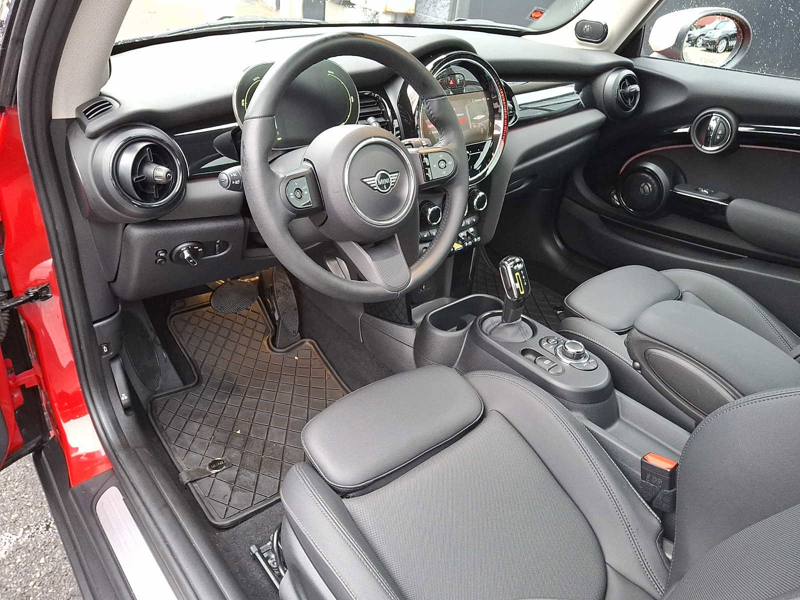 Certified 2024 MINI Cooper SE image 10