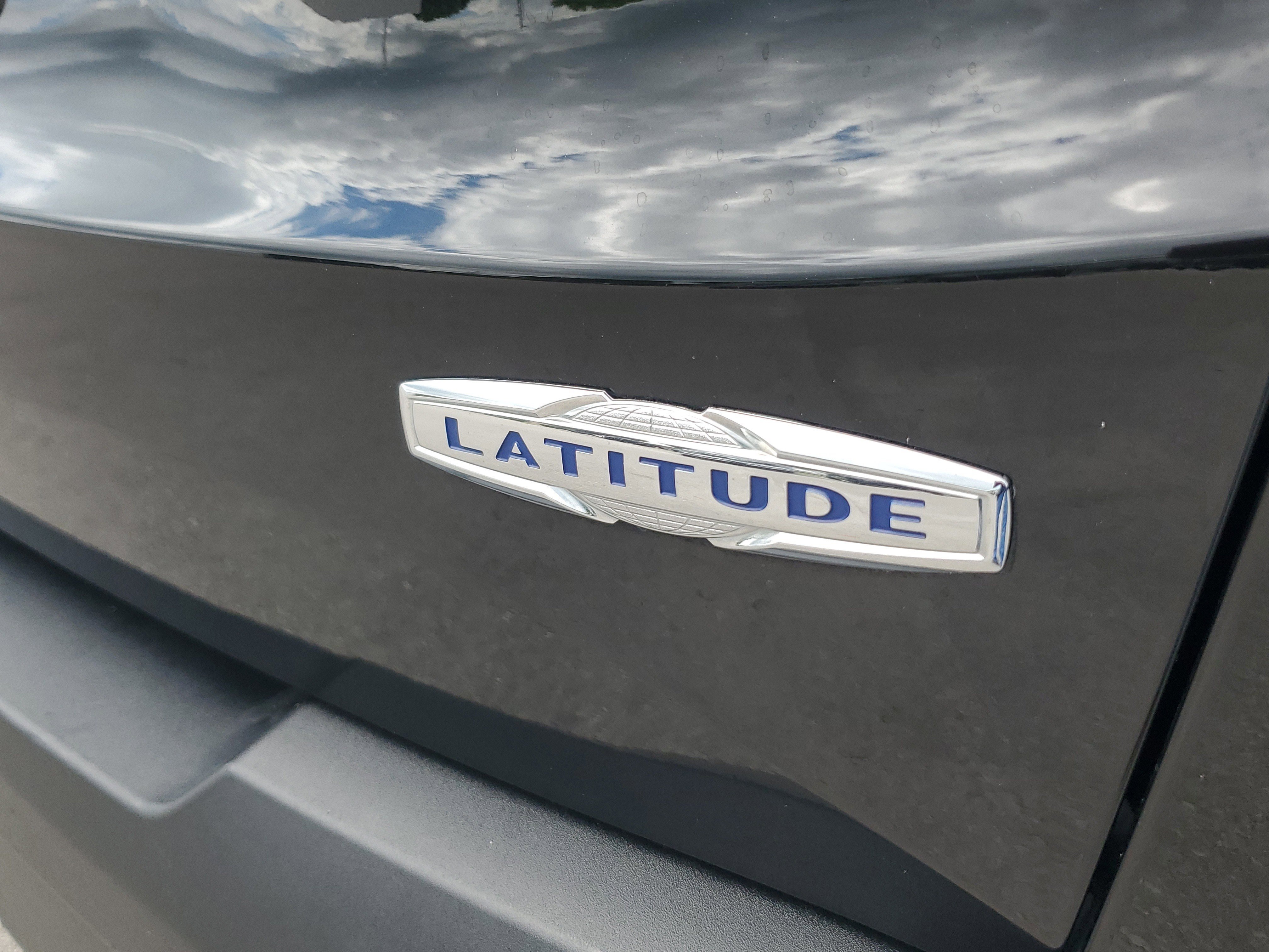 Used 2021 Jeep Renegade Latitude AWD/4WD image 29