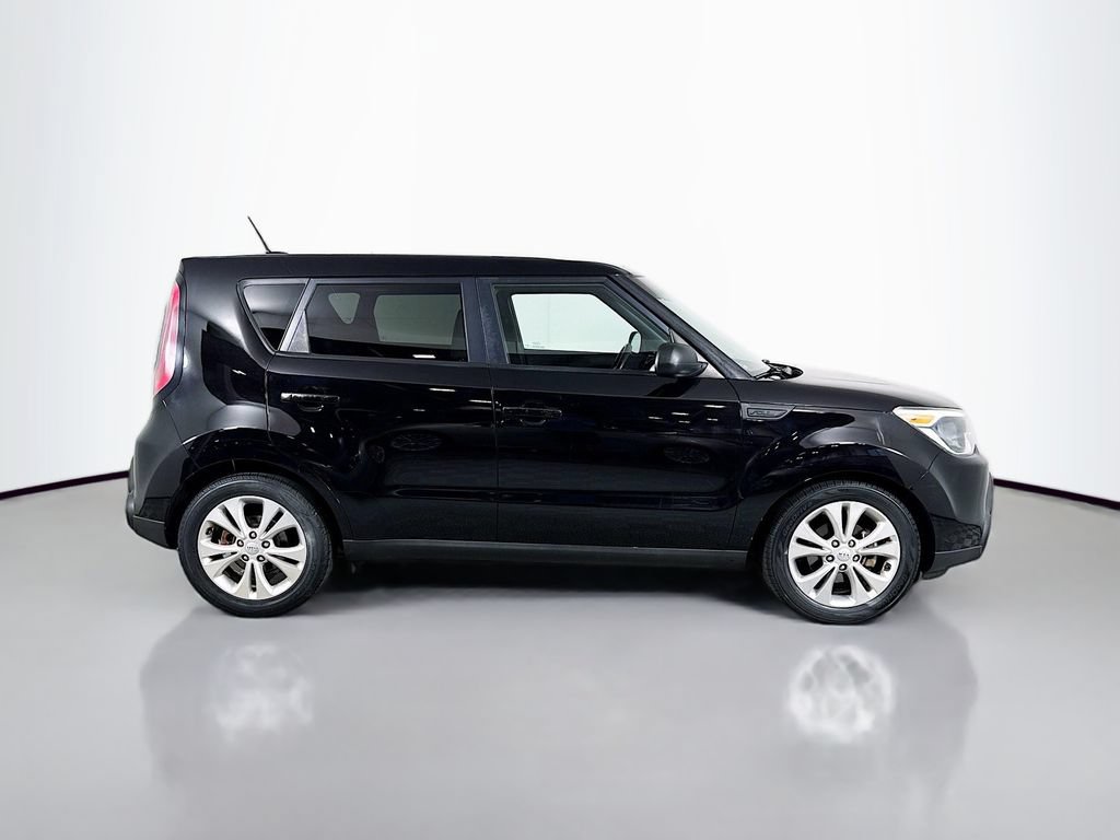Used 2015 Kia Soul + FWD image 4