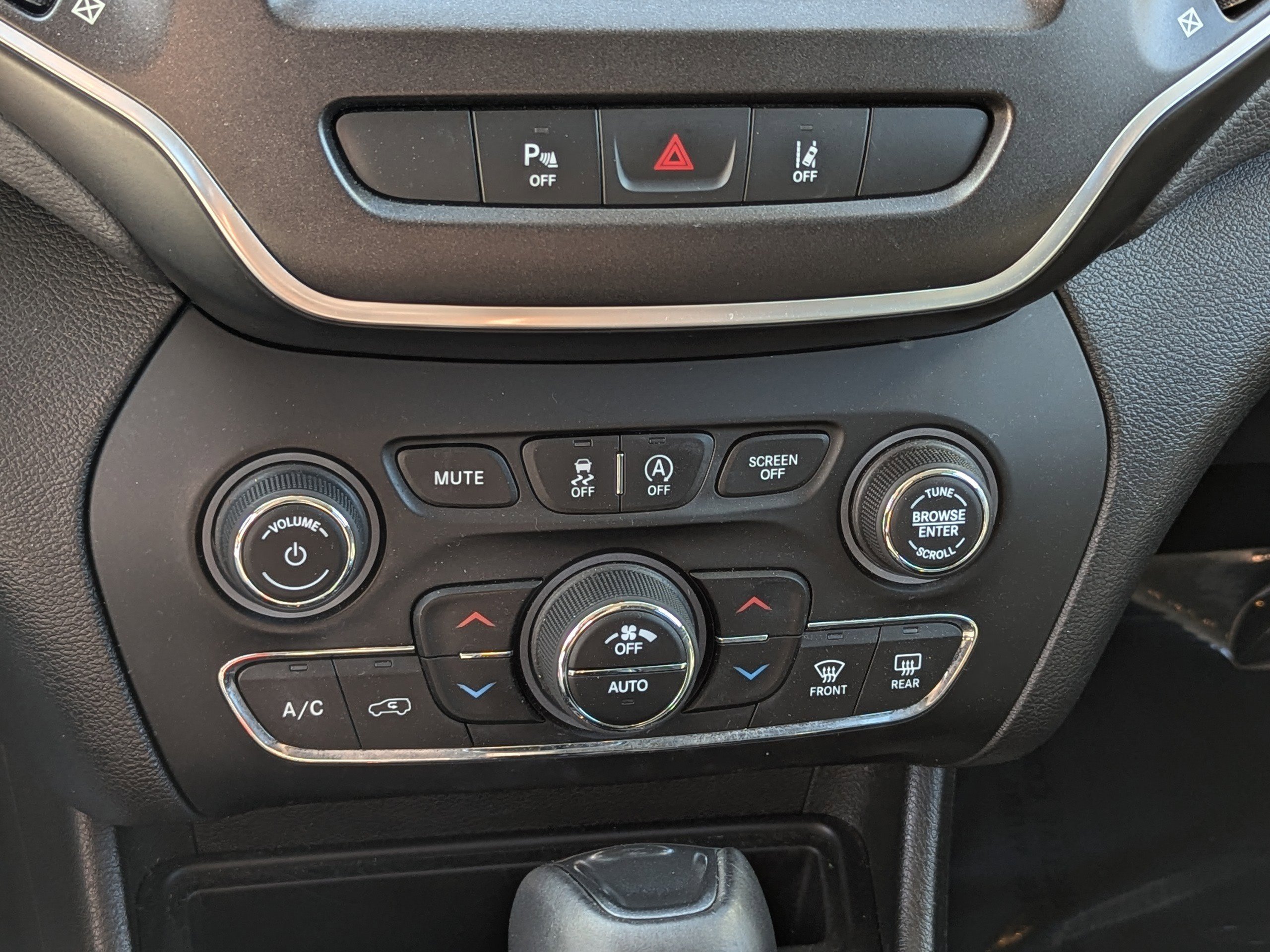 Used 2021 Jeep Cherokee Trailhawk w/ Premium Leather Package image 24