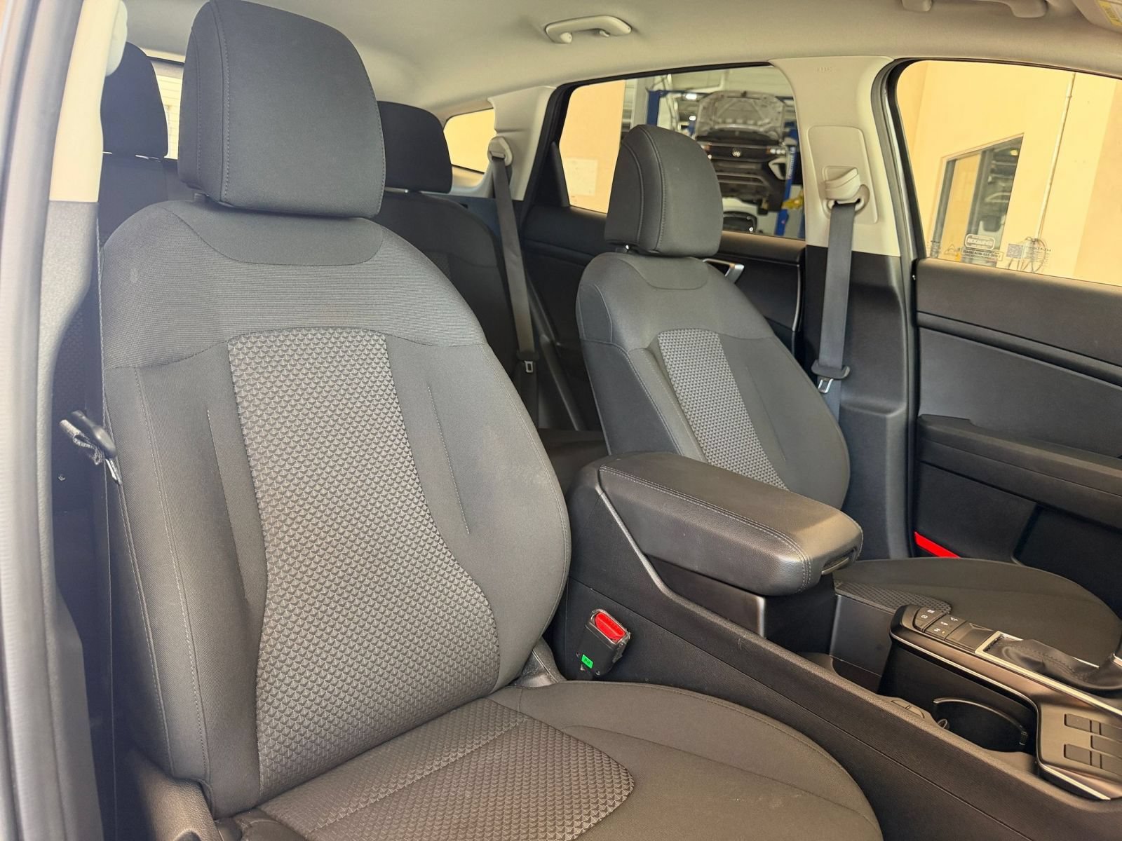 Used 2026 Kia Sportage LX FWD image 31