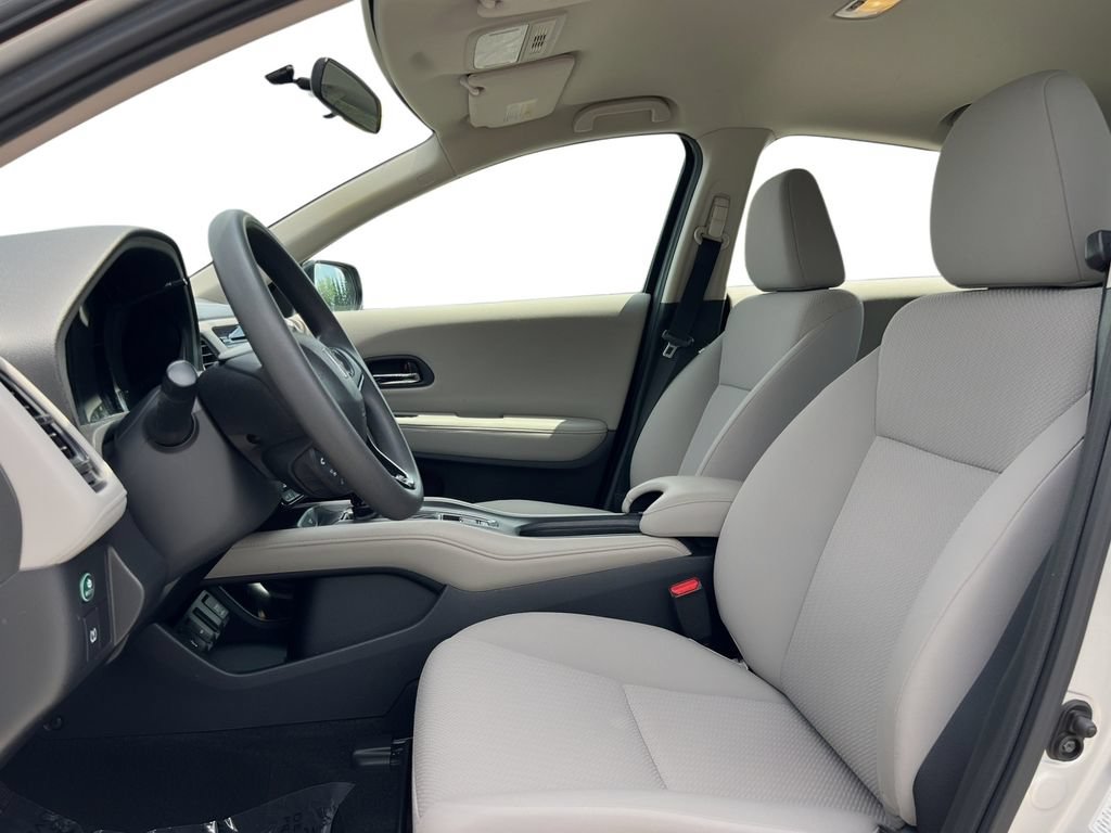 Used 2016 Honda HR-V LX image 3