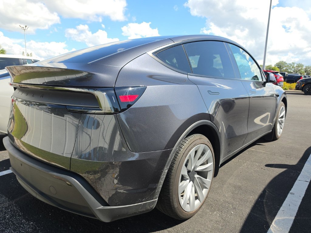 Used 2026 Tesla Model Y 2WD image 15