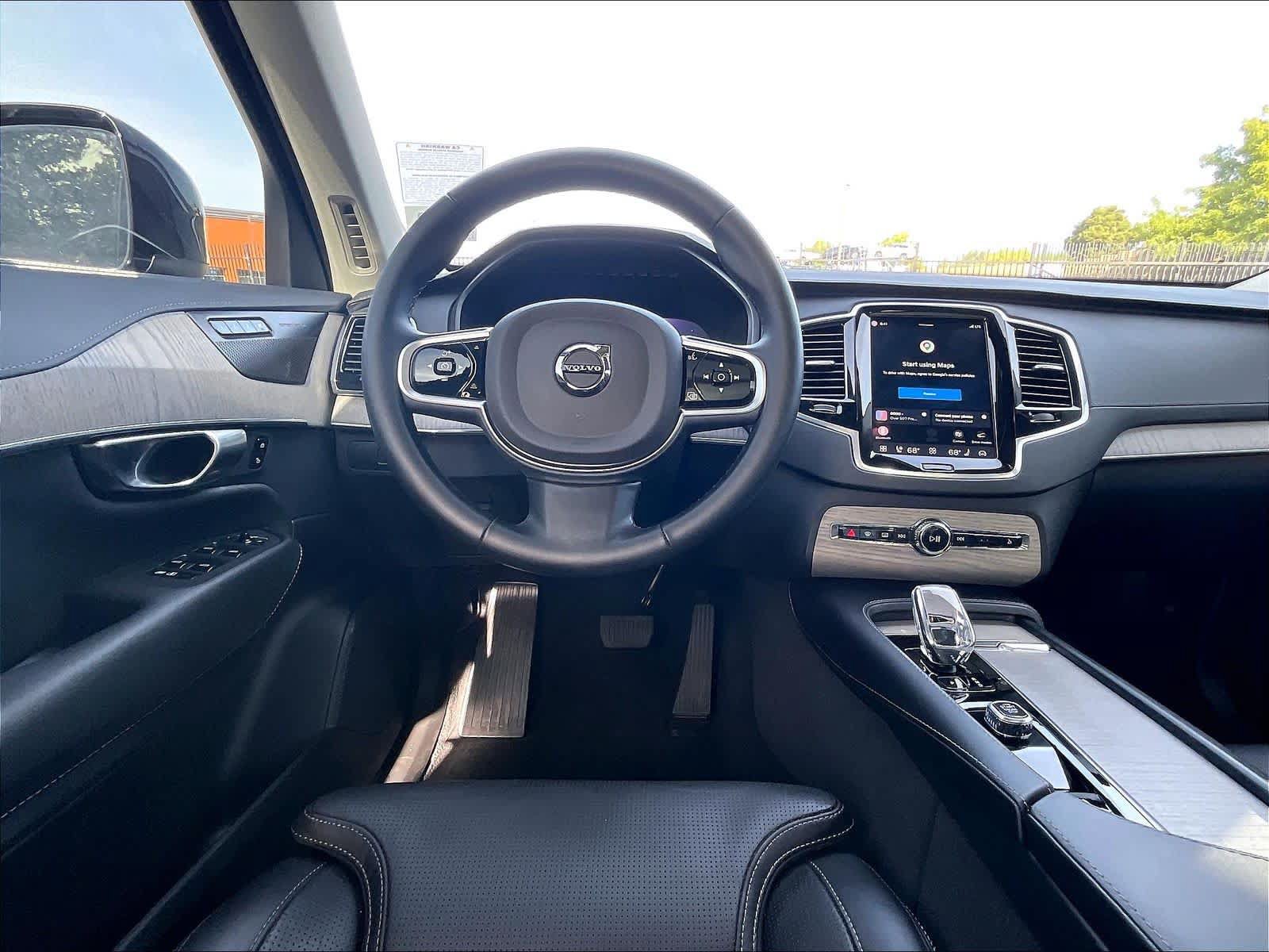 Used 2025 Volvo XC90 T8 Ultra w/ Protection Package Premier AWD/4WD image 8