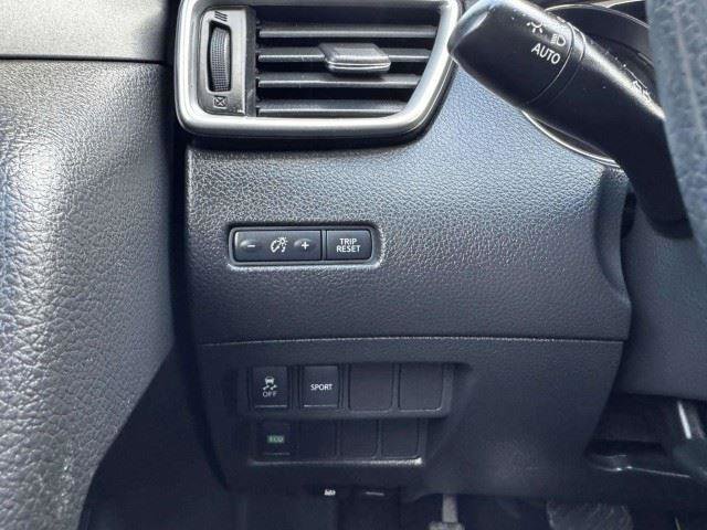 Used 2015 Nissan Rogue SV FWD image 22