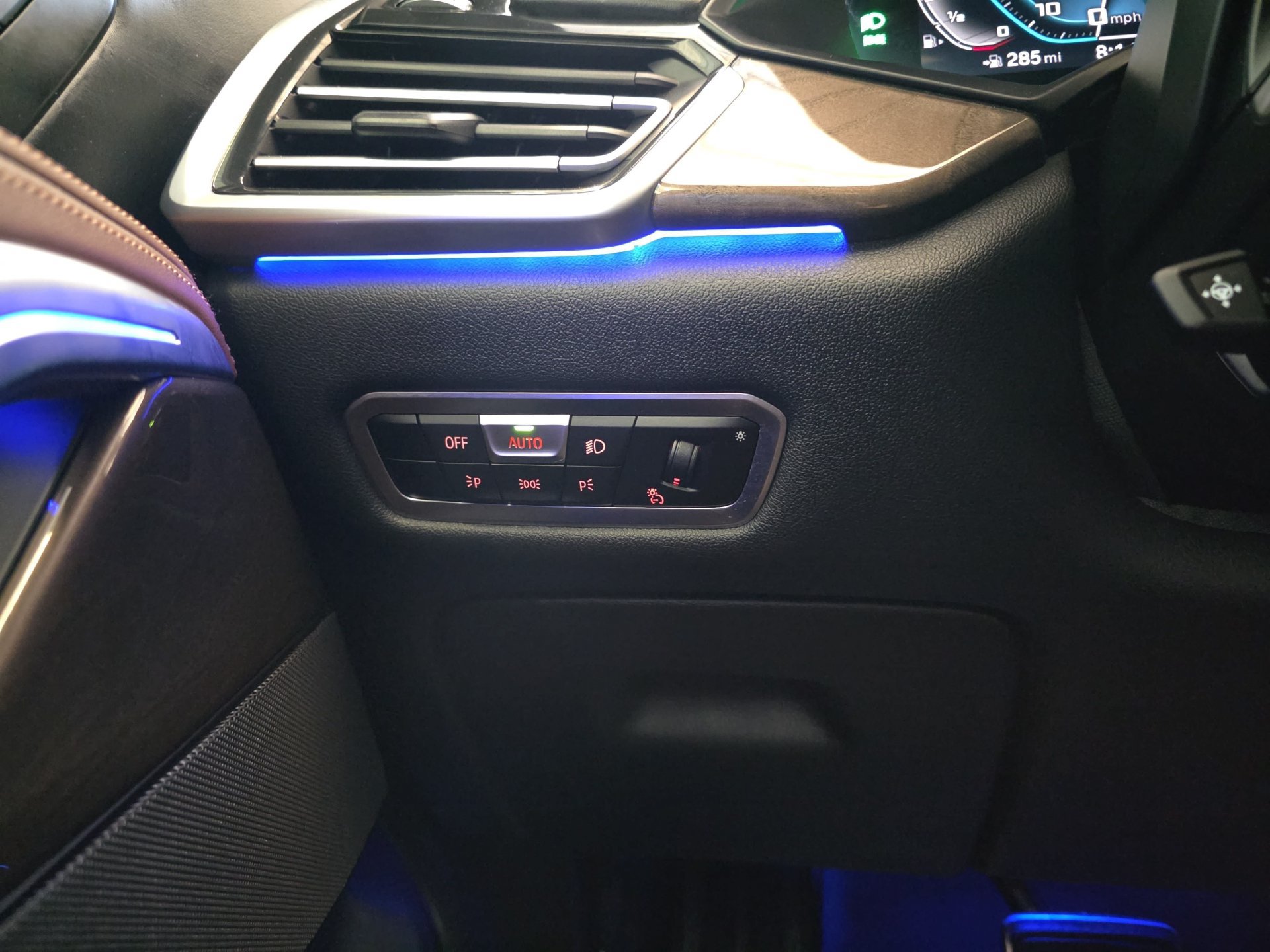 Used 2022 BMW X6 M50i w/ Executive Package AWD/4WD image 21