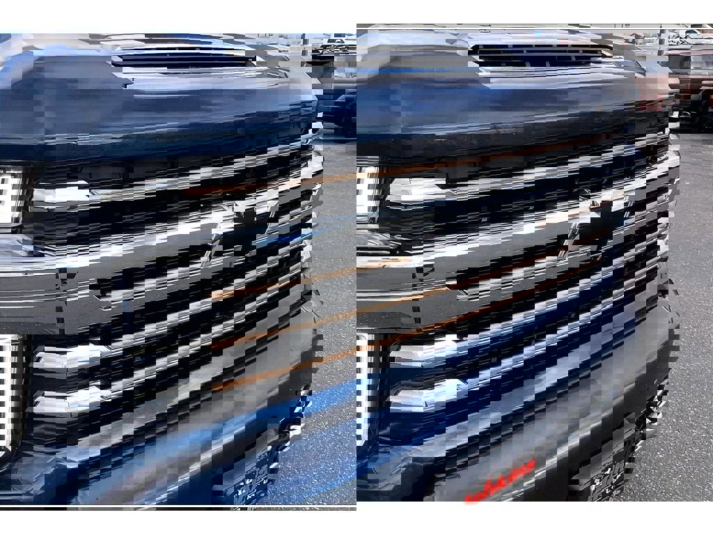 Used 2022 Chevrolet Silverado 3500 High Country w/ Z71 Off-Road Package image 32