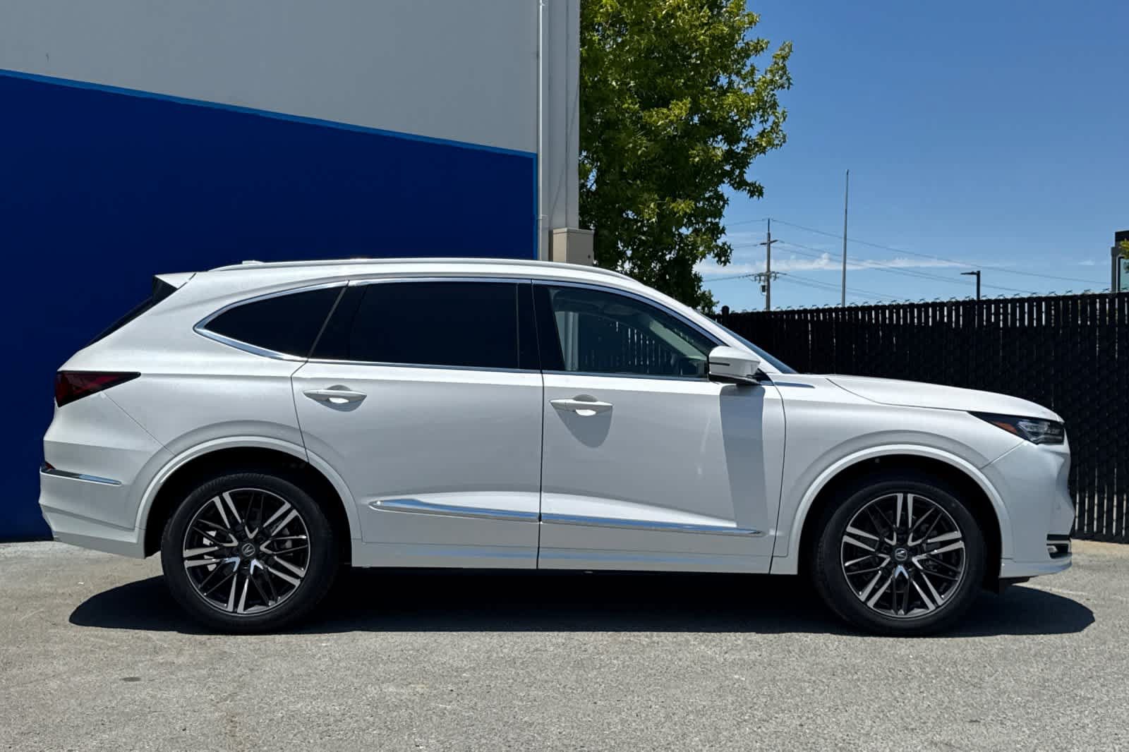 New 2026 Acura MDX w/ Advance Package AWD/4WD image 3