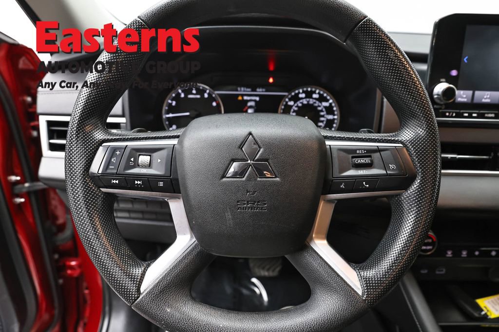 Used 2024 Mitsubishi Outlander ES AWD/4WD image 10
