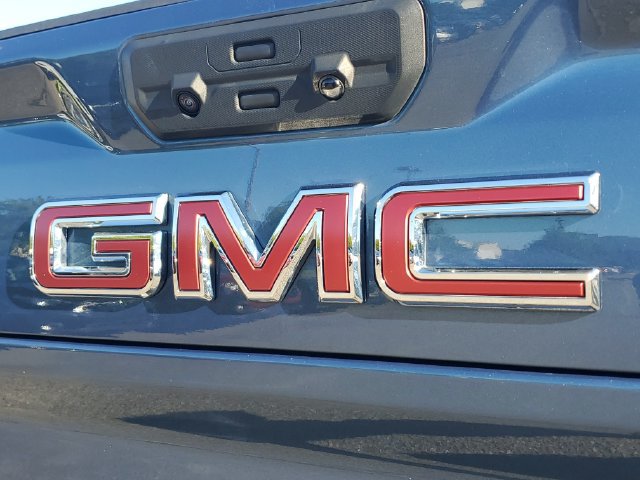 Used 2025 GMC Sierra 2500 Denali w/ Denali Reserve Package AWD/4WD image 9