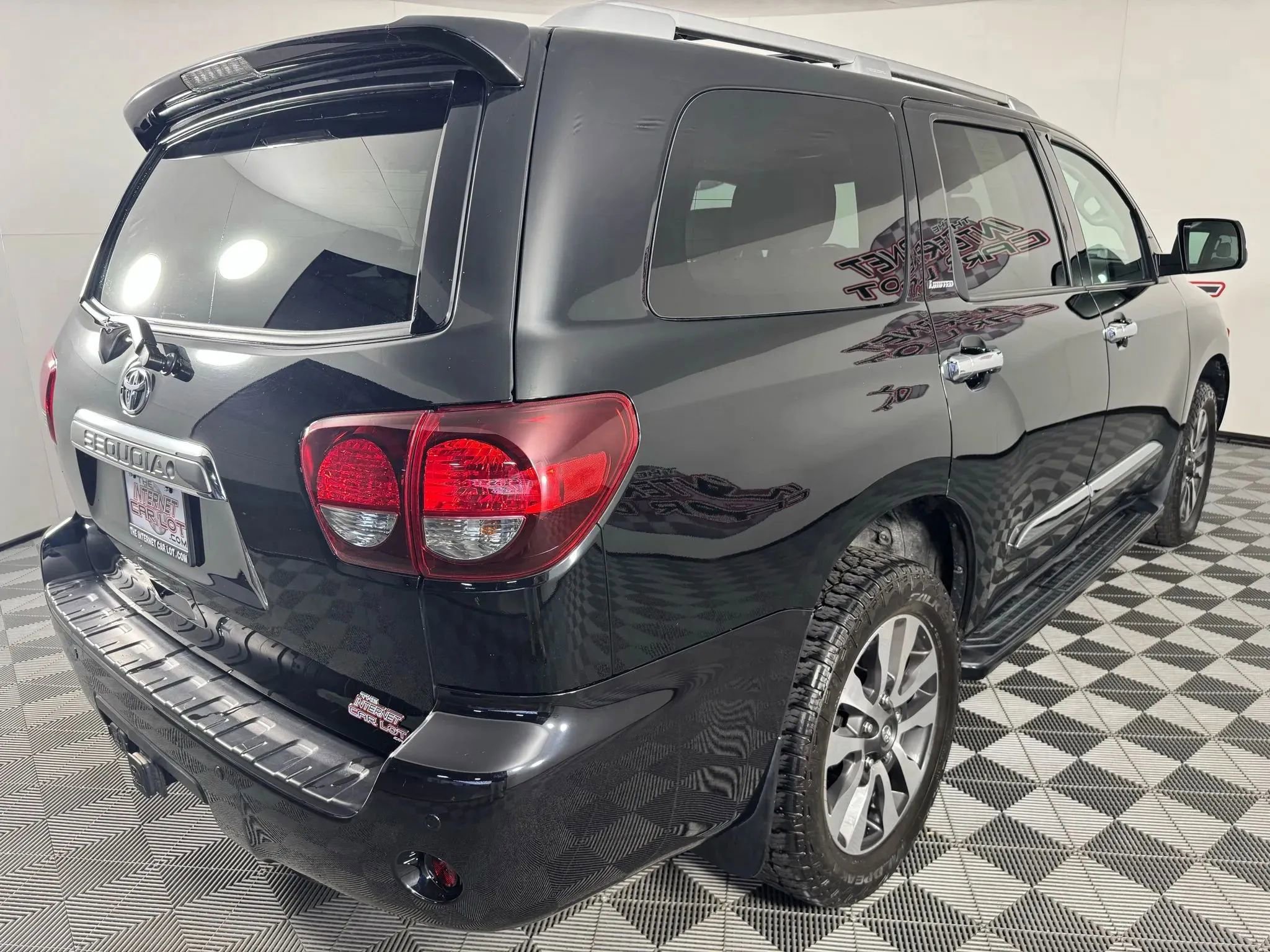 Used 2019 Toyota Sequoia Limited image 28