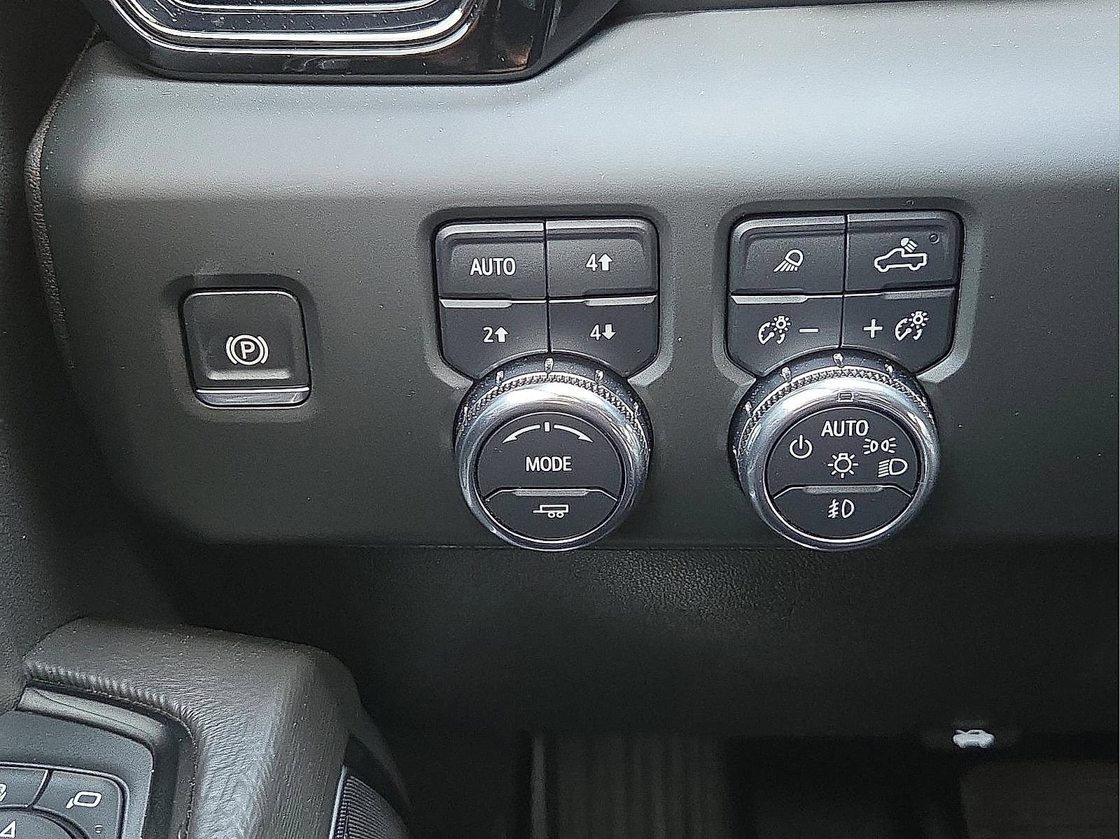 Used 2024 GMC Sierra 2500 AT4X AWD/4WD image 22