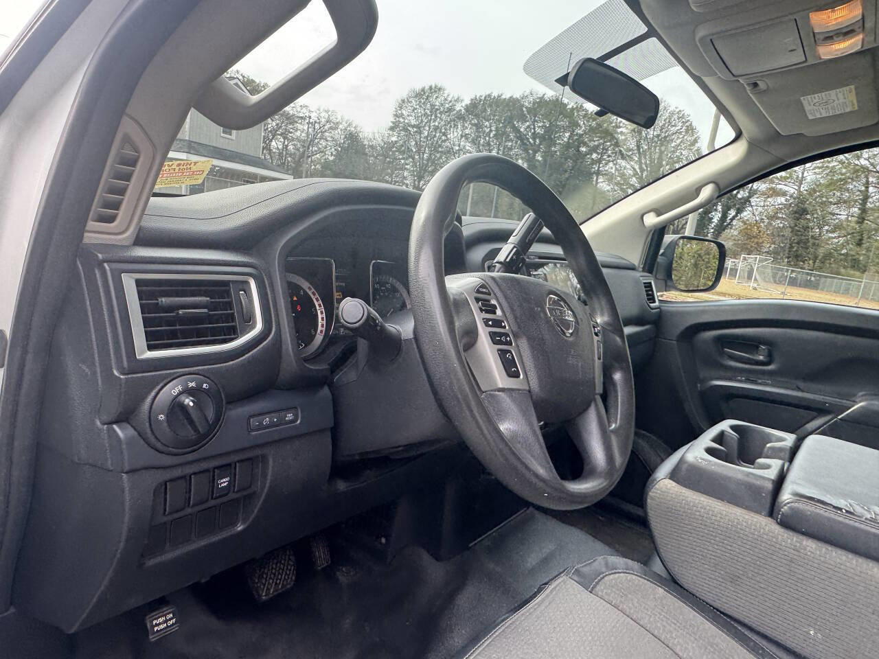 Used 2017 Nissan Titan S image 30