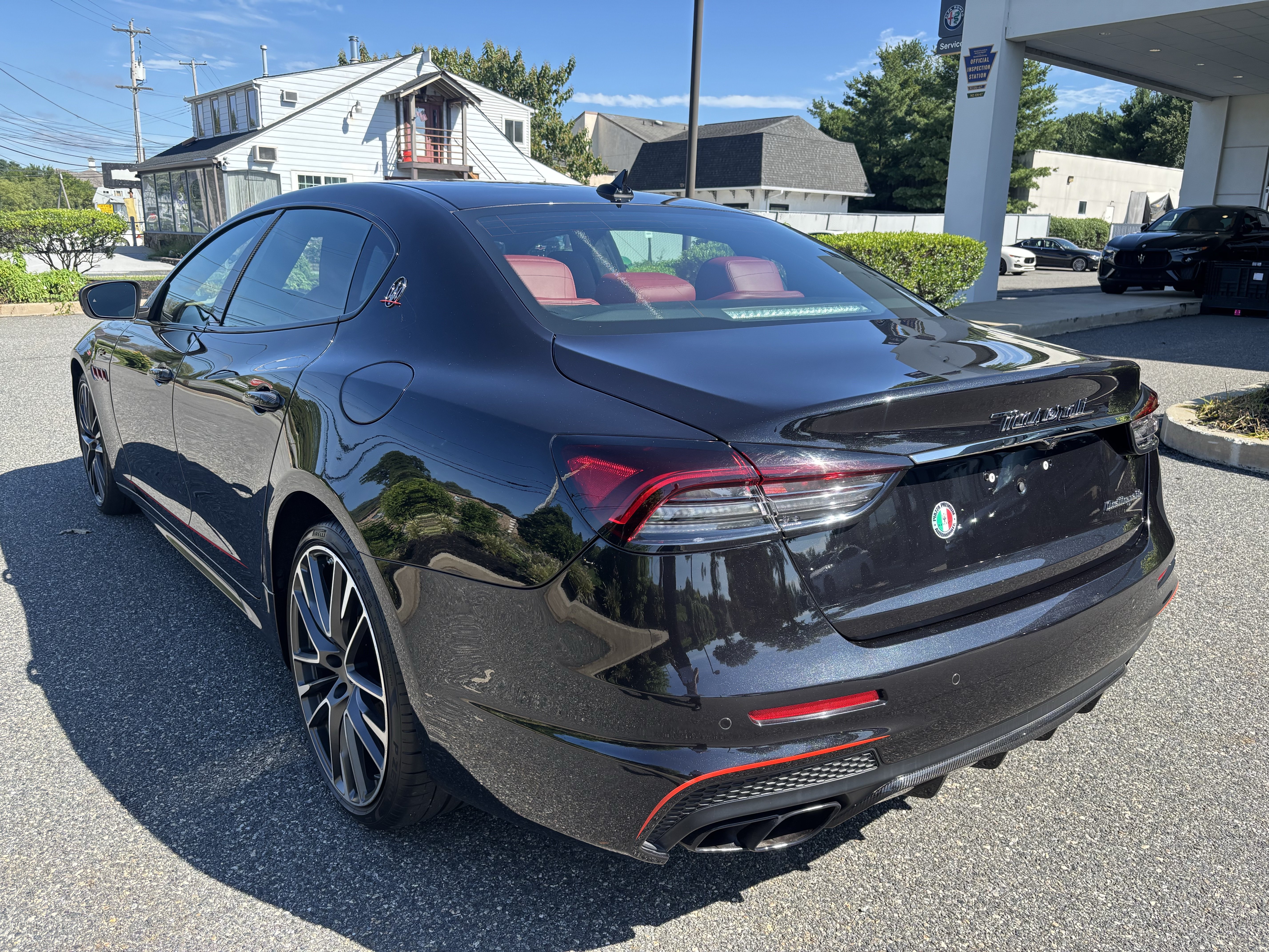 Used 2021 Maserati Quattroporte Trofeo RWD image 3