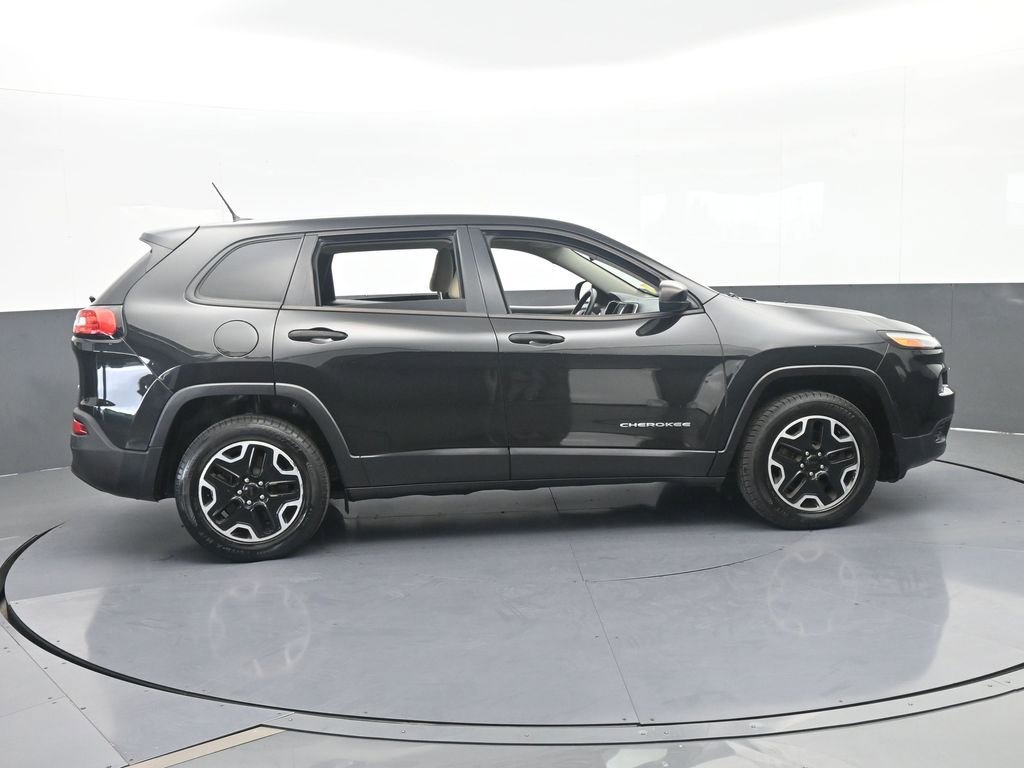Used 2016 Jeep Cherokee Sport AWD/4WD image 7