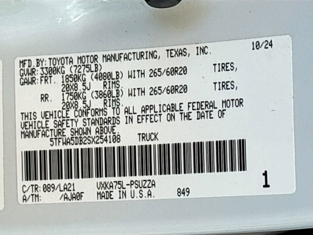 Used 2025 Toyota Tundra Platinum w/ TRD Off-Road Package AWD/4WD image 35