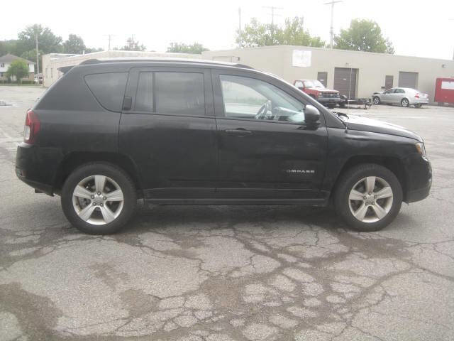 Used 2016 Jeep Compass Sport w/ Power Value Group image 4