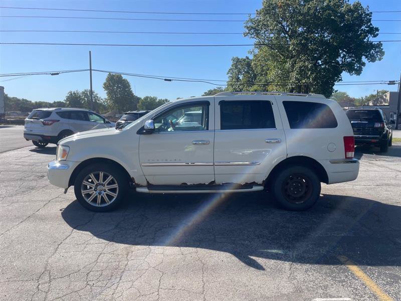 Used 2009 Chrysler Aspen Limited AWD/4WD image 8
