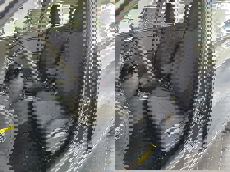 Used 2012 Hyundai Accent GS image 9