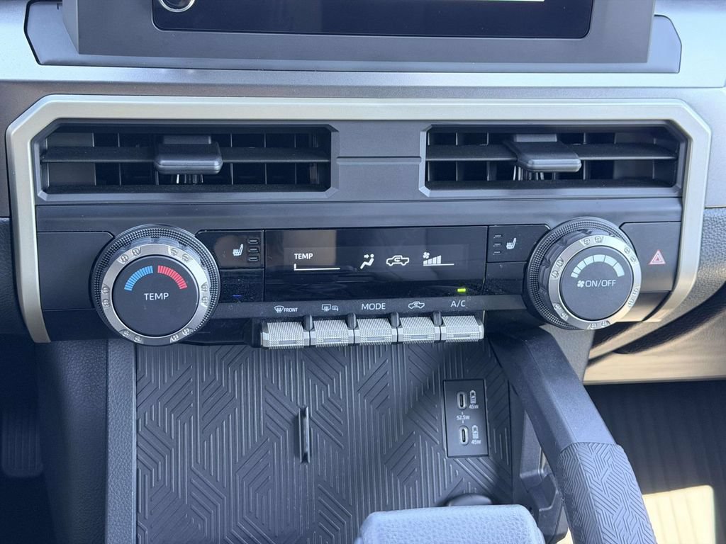 Certified 2025 Toyota Tacoma SR5 AWD/4WD image 5
