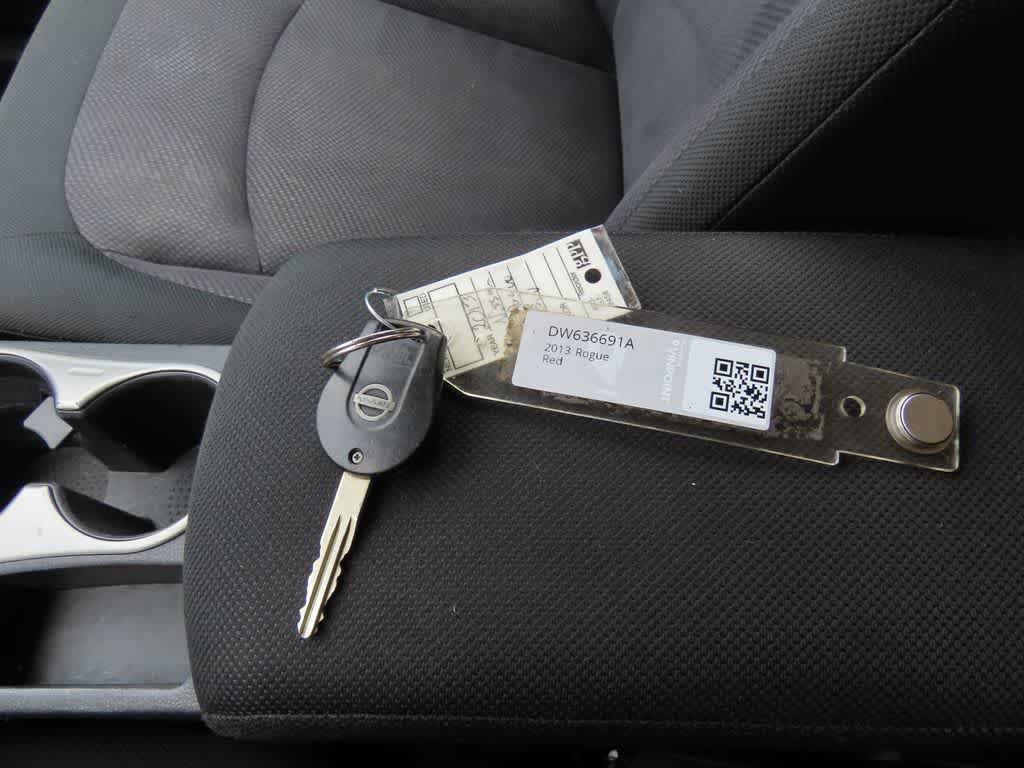 Used 2013 Nissan Rogue S image 23
