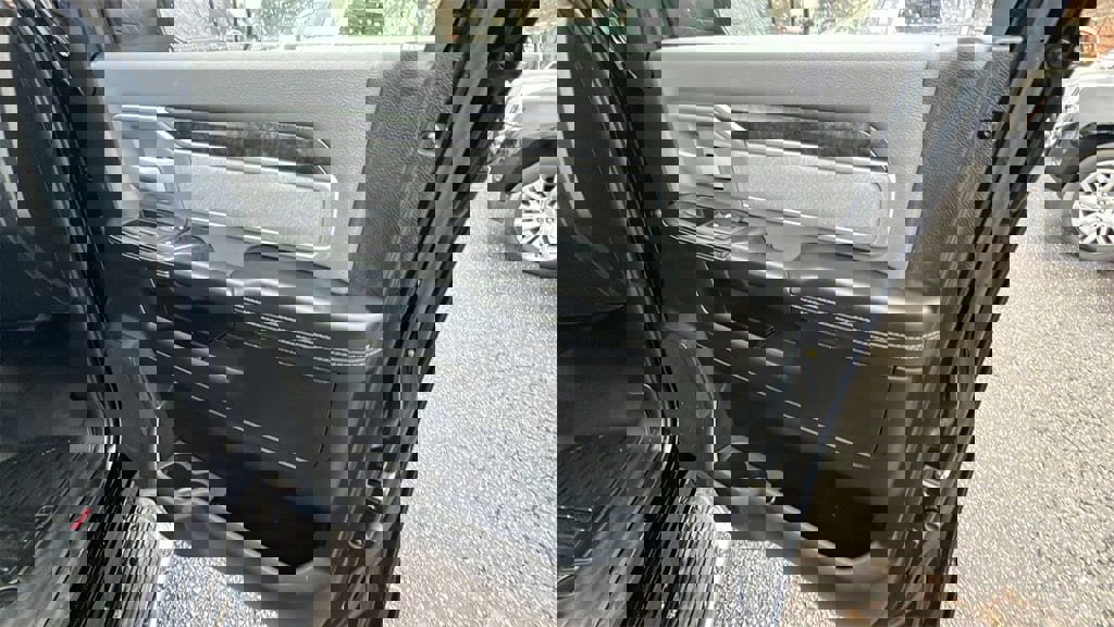 Used 2019 RAM 2500 Big Horn image 15