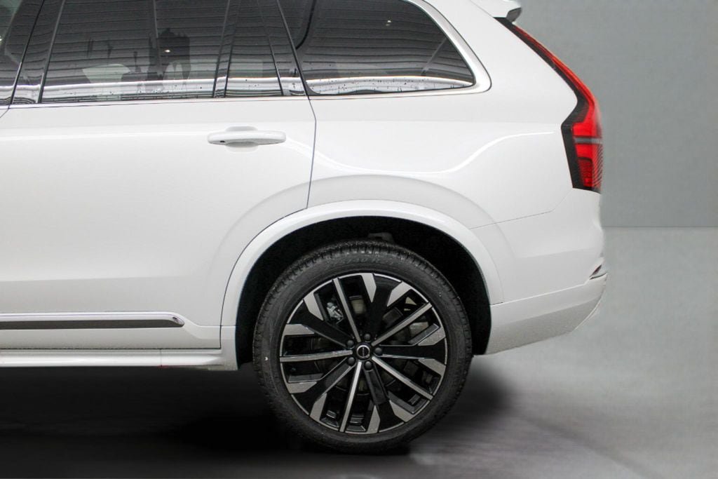 New 2026 Volvo XC90 B5 Core w/ Protection Package Premier AWD/4WD image 32