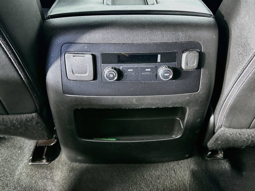 Used 2019 Chevrolet Suburban LT AWD/4WD image 21