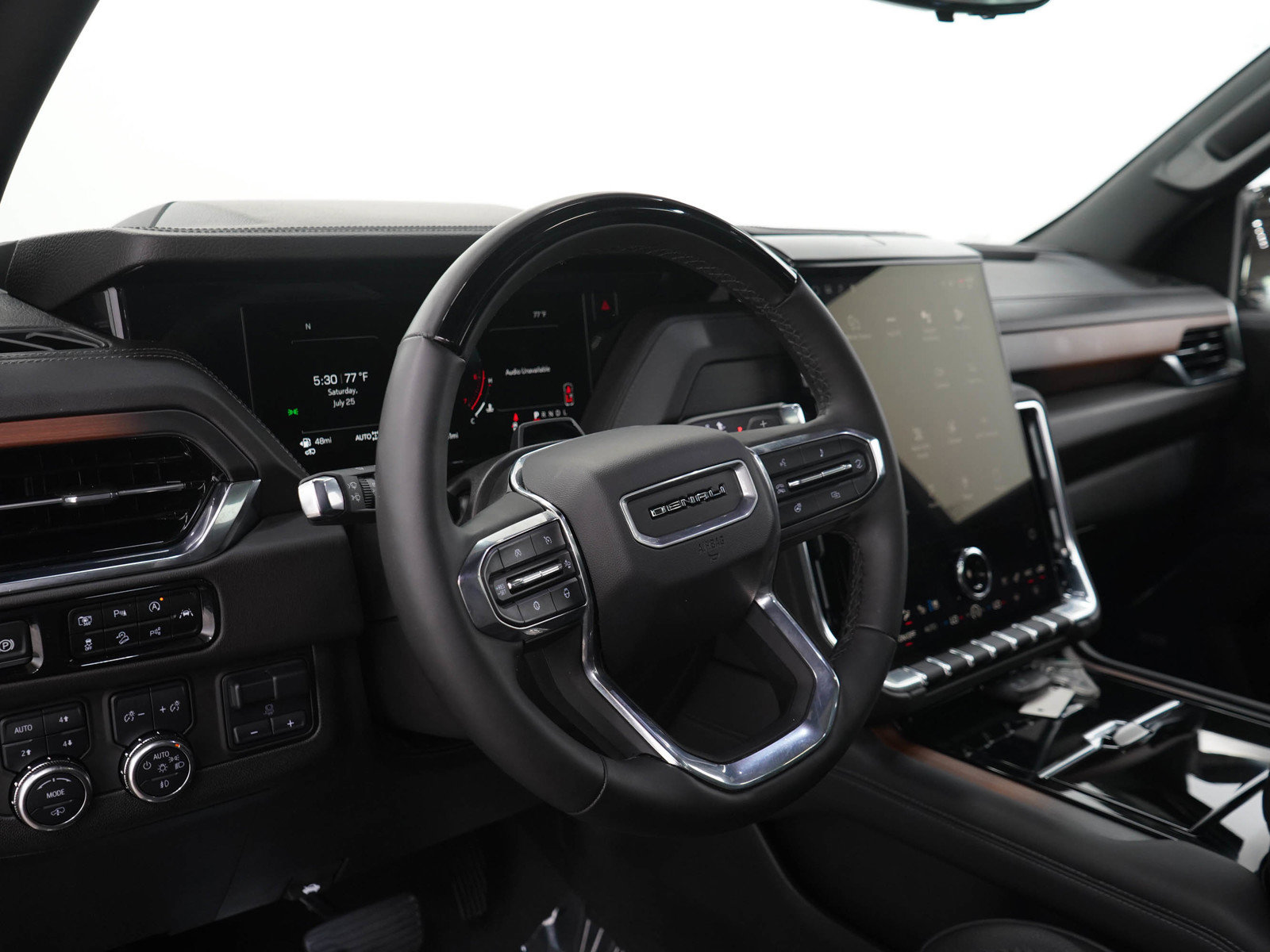 Used 2025 GMC Yukon Denali w/ Denali Reserve Package AWD/4WD image 28