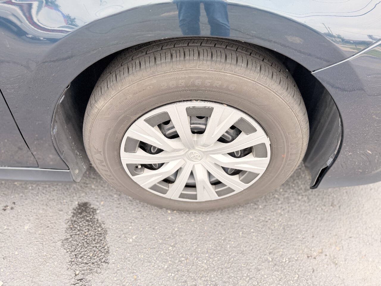 Used 2018 Toyota Camry FWD image 30