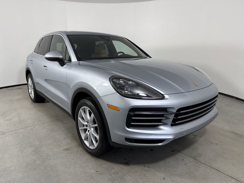 Certified 2023 Porsche Cayenne Platinum Edition image 9