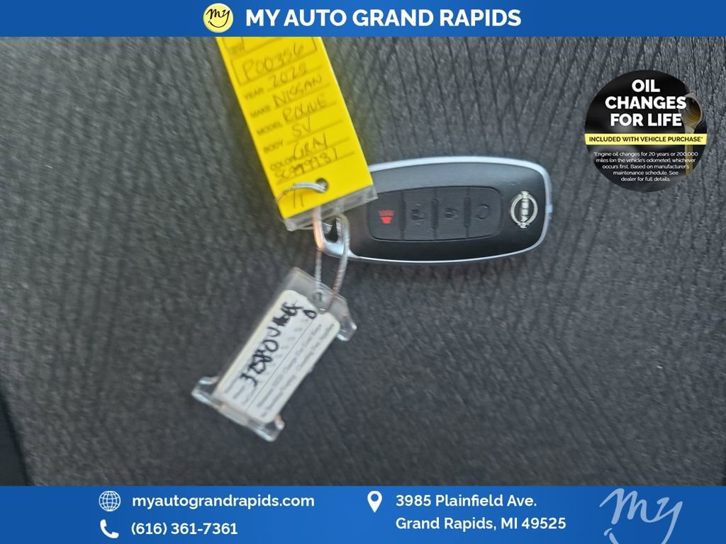 Used 2025 Nissan Rogue SV AWD/4WD image 35