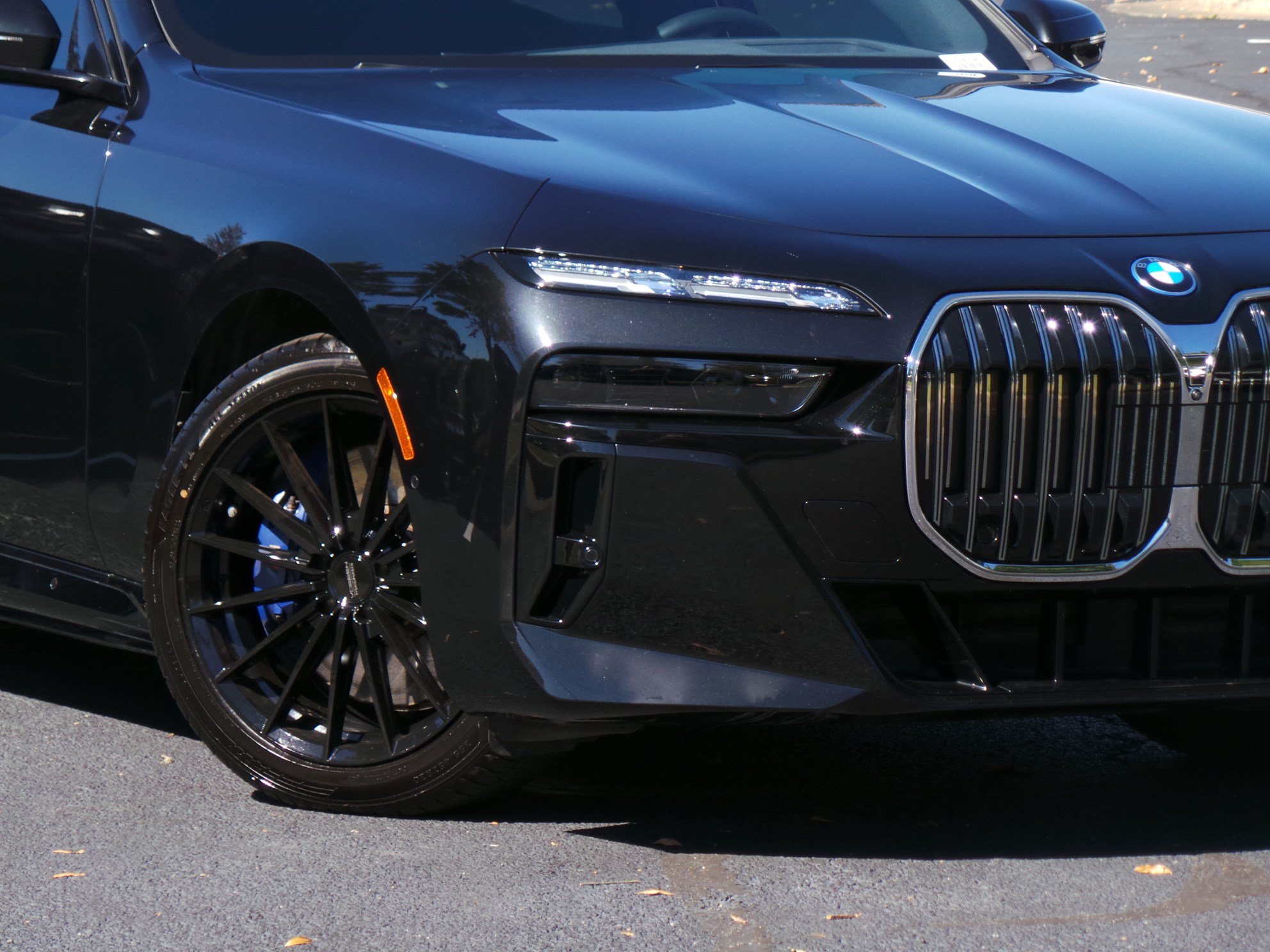Used 2024 BMW 750e xDrive w/ Executive Package AWD/4WD image 27