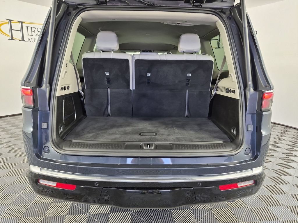 Certified 2024 Jeep Wagoneer Series II w/ Flexible Seating Group AWD/4WD image 34