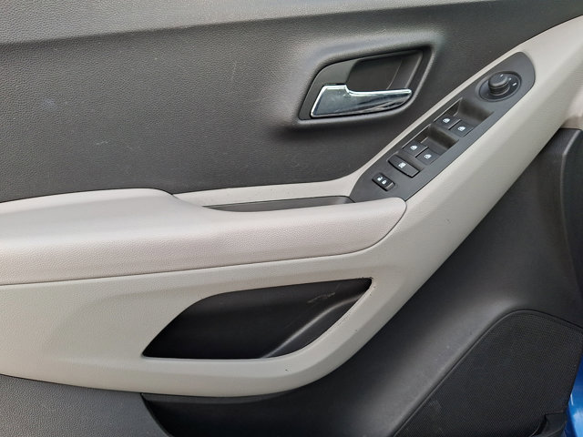 Used 2015 Chevrolet Trax LS image 12