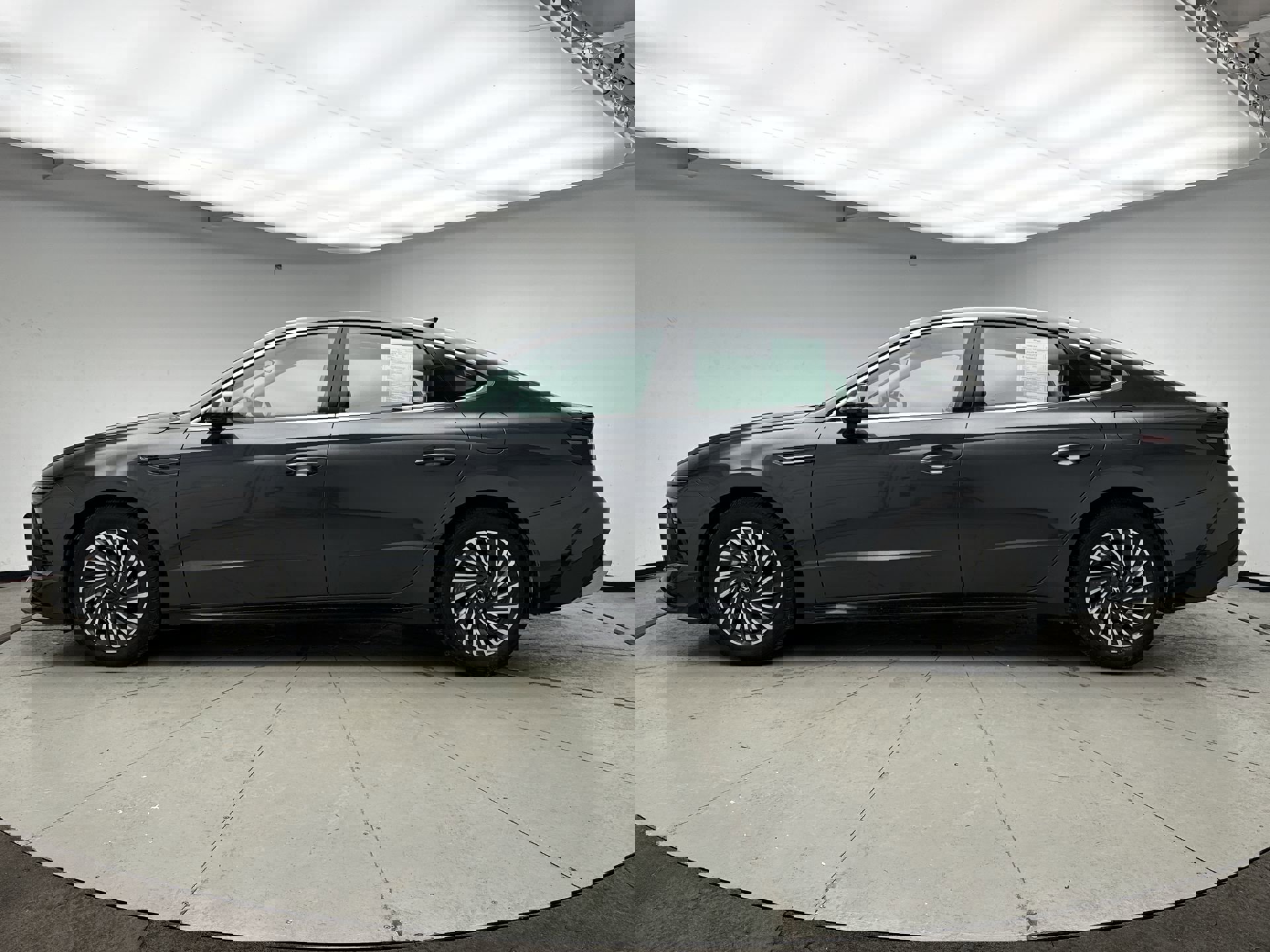 Used 2024 Hyundai Sonata SEL image 2