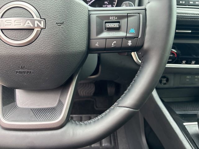 Used 2025 Nissan Rogue SV FWD image 23