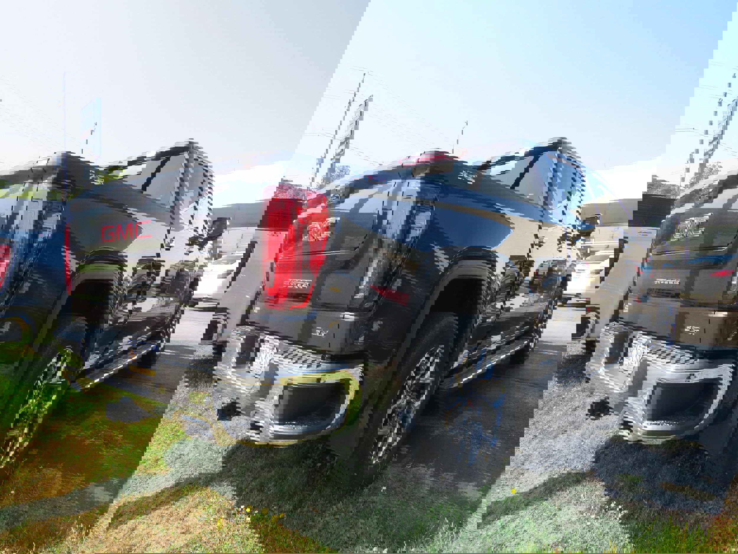 Used 2022 GMC Sierra 1500 SLT w/ SLT Premium Plus Package image 6