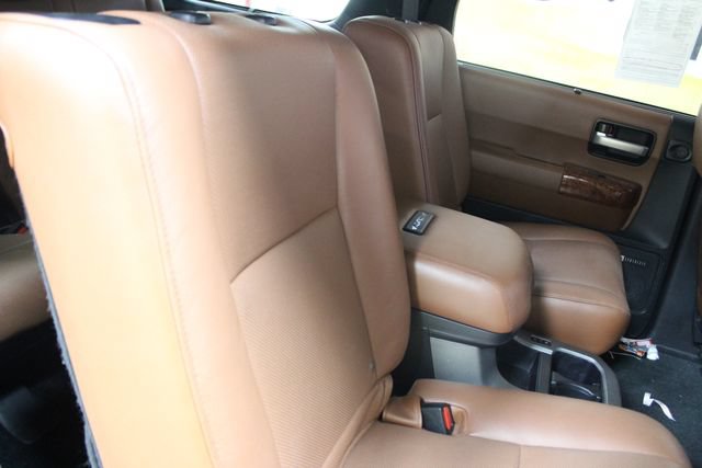 Used 2018 Toyota Sequoia Platinum AWD/4WD image 9