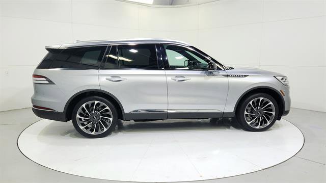 Used 2020 Lincoln Aviator Reserve w/ Equipment Group 202A AWD/4WD image 9
