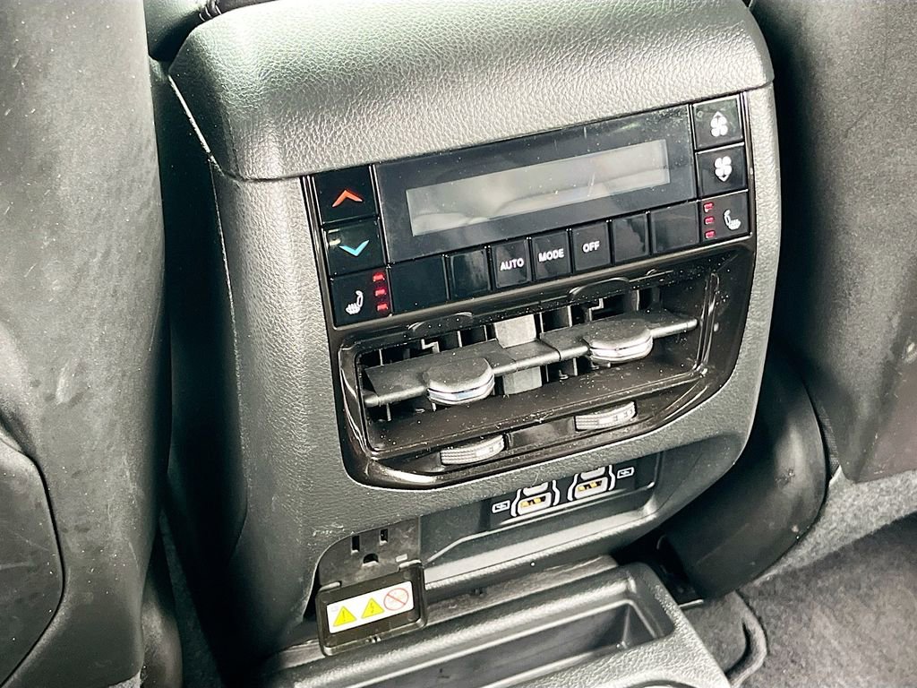 Certified 2025 Jeep Grand Cherokee L Limited w/ Black Appearance Package image 26