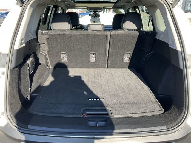 Used 2023 Nissan Rogue SV w/ SV Premium Package image 31