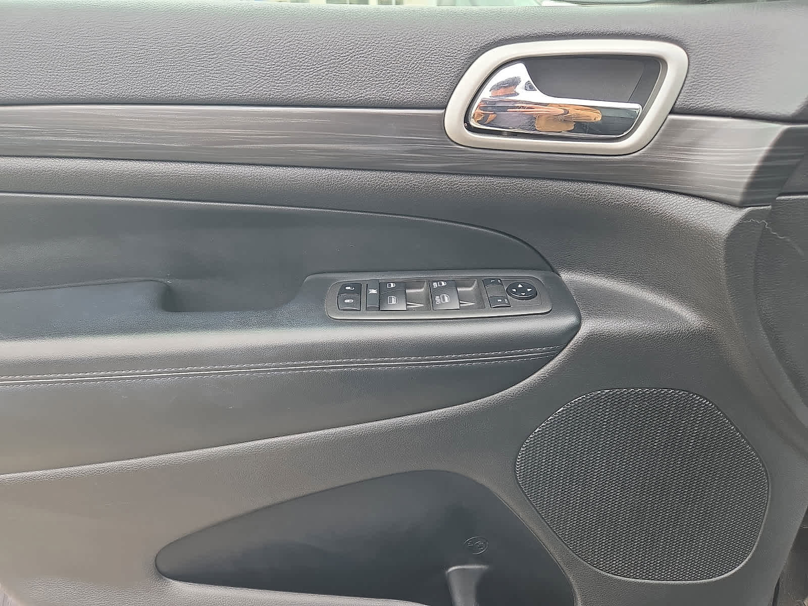 Used 2021 Jeep Grand Cherokee Laredo X image 14