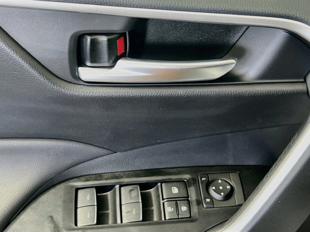 Used 2025 Toyota RAV4 XLE FWD image 14