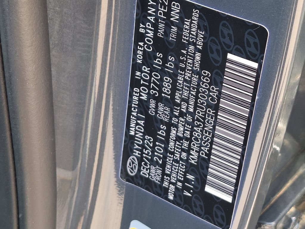 Certified 2024 Hyundai Venue SEL FWD image 32