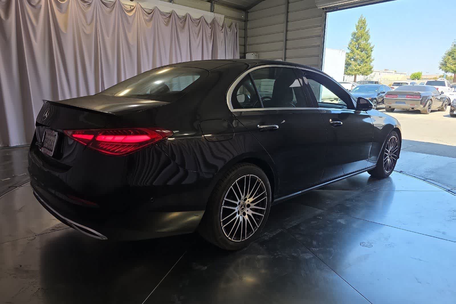 Used 2024 Mercedes-Benz C 300 Sedan image 3