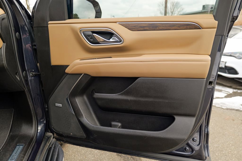 Used 2023 Chevrolet Tahoe Premier AWD/4WD image 39